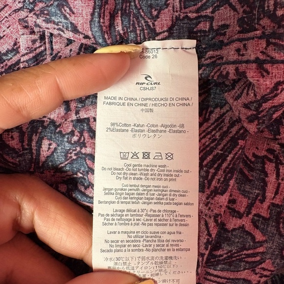 Rip Curl Red and Black Patterned Shirt - Picture 7 of 7